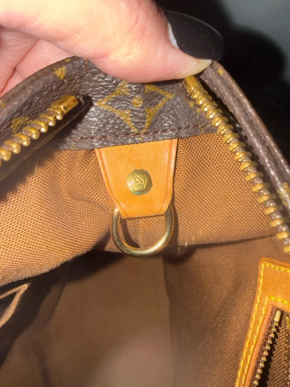 Louis Vuitton Cabas Mezzo - Picture 9 of 11